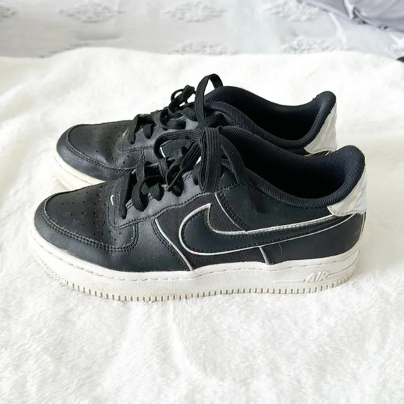 Nike Air Force 1 07 LV8 4 Black Iridescent low top sneakers size 4.5Y/6 women - Picture 5 of 12
